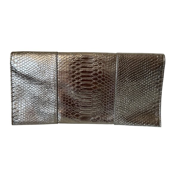 Metallic Gold Snakeskin Pattern Envelope Clutch With Magnetic Snap Closure & Int - Picture 3 of 9